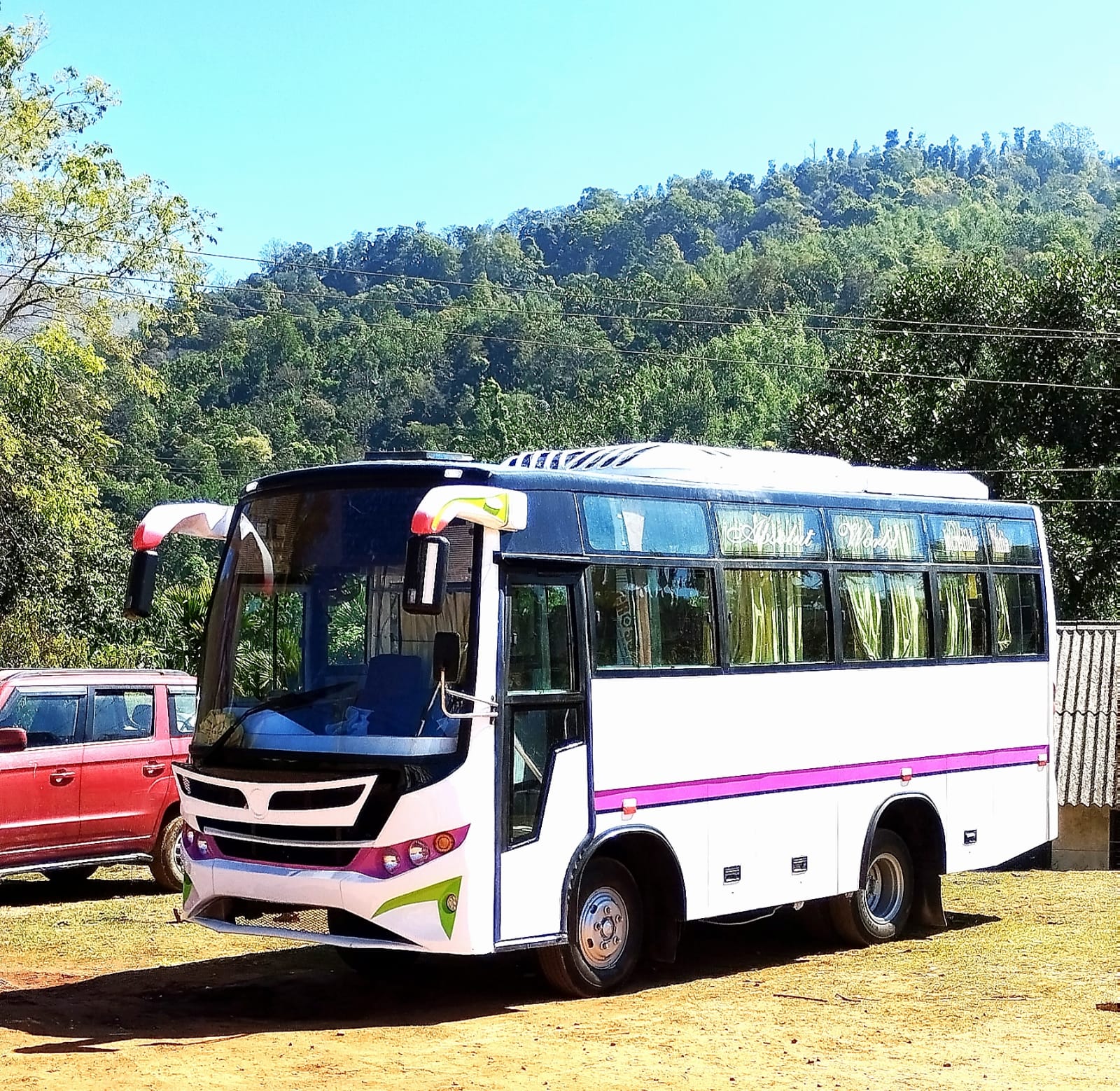 Sonasiyos India Tourism - Album - Hire Mini Bus